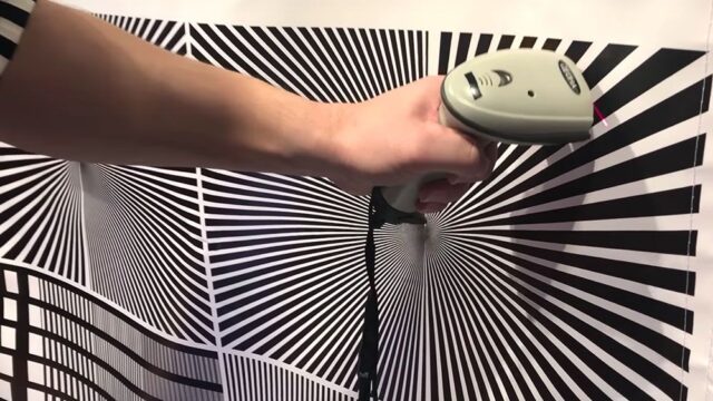 Если бы Aphex Twin работал в продуктовом магазине: японец играет электронную музыку с помощью сканеров штрих-кода