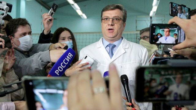 Бывший главврач больницы, где лечили Навального, вышел из леса