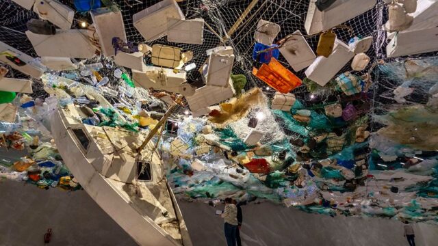 Греция решила запретить использование одноразовых пластиковых изделий с 2021 года
