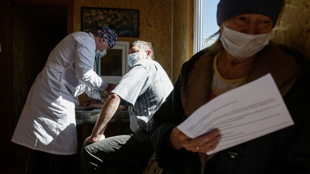 Минздрав: план массовой вакцинации в России выполнен более чем на 25%