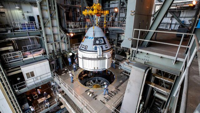 Boeing отправил к МКС прототип пилотируемого космического корабля