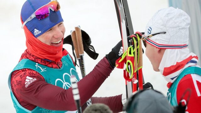 Российский лыжник Денис Спицов выиграл бронзу на Олимпиаде