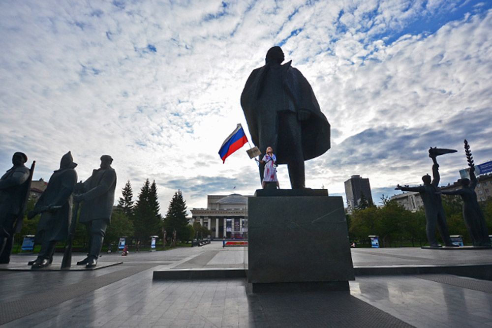 В Тольятти девушка приковала себя к возлюбленному наручниками и проглотила ключ