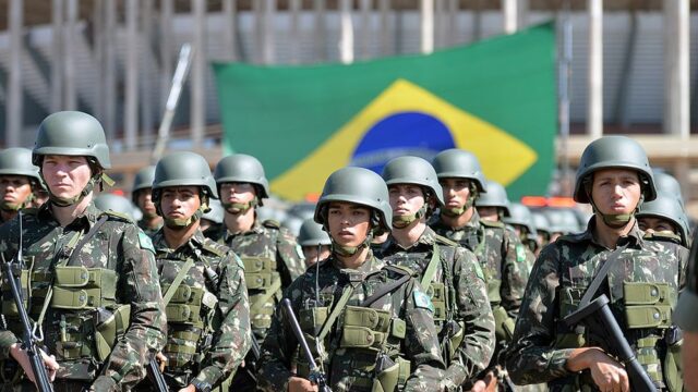 Бразильской армии передадут контроль за безопасностью в штате Рио-де-Жанейро