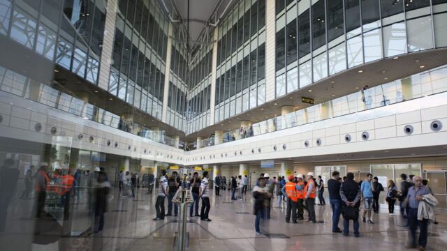 РИА Новости: в московском аэропорту Домодедово нашли ножи и экстремистскую книгу