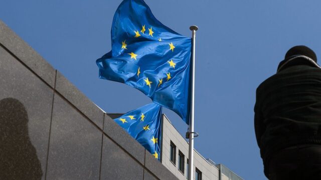 ЕС не планирует копировать санкции США против суверенного долга России