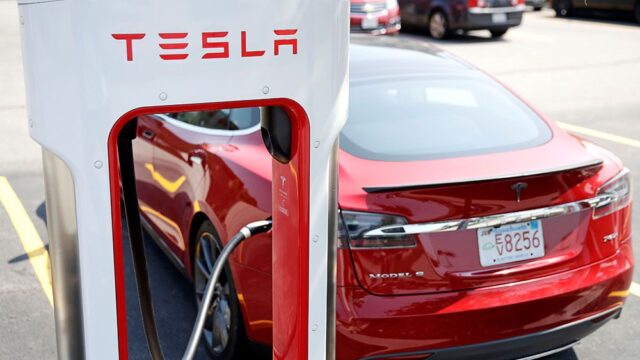Министерство промышленности Китая разрешило Tesla производить машины в стране