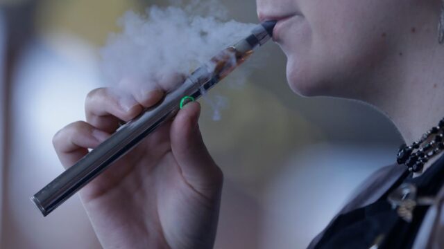 Городской совет Нью-Йорка проголосовал за запрет электронных сигарет