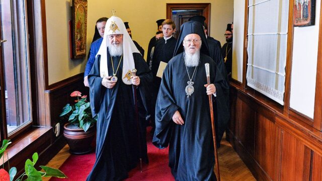РПЦ прекратит поминать на службах константинопольского патриарха