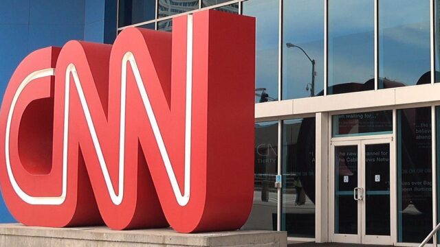 CNN отстранил от работы телеведущего Криса Куомо — брата бывшего губернатора Нью-Йорка