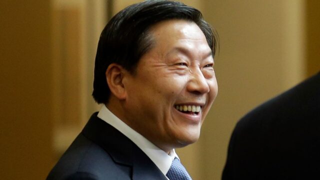 Суд в Китае дал 14 лет тюрьмы бывшему главе интернет-регулятора