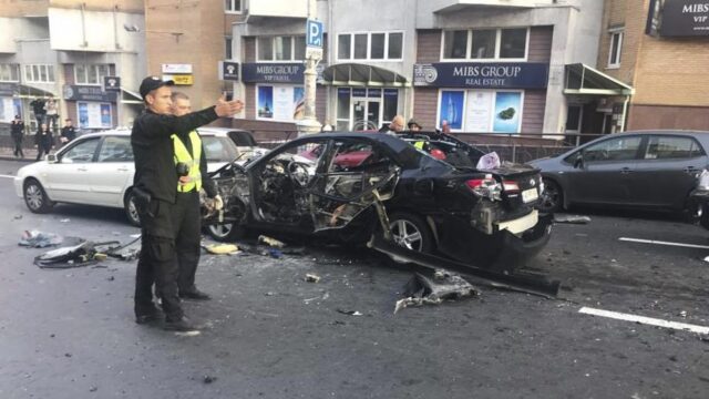 Опубликовали видео взрыва машины в центре Киева