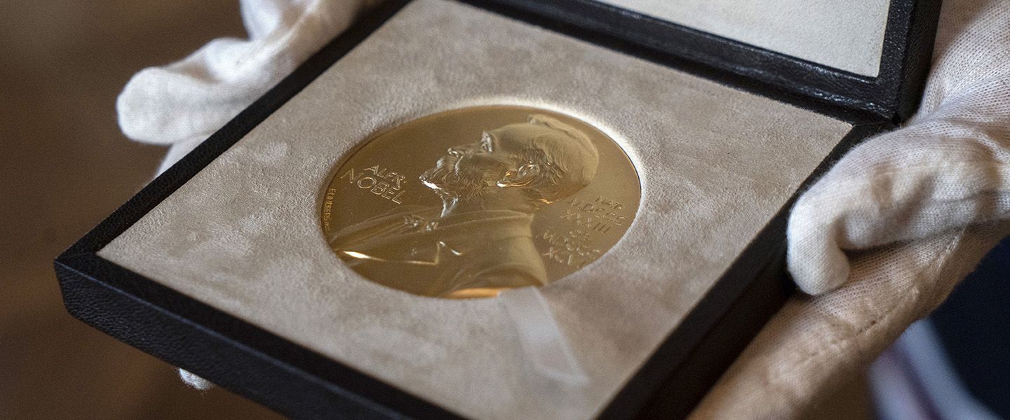 Лауреатами Нобелевской премии по медицине и физиологии стали американские  ученые