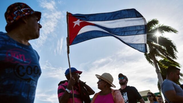 AP: за «акустическими атаками» на Кубе стоит третья сторона