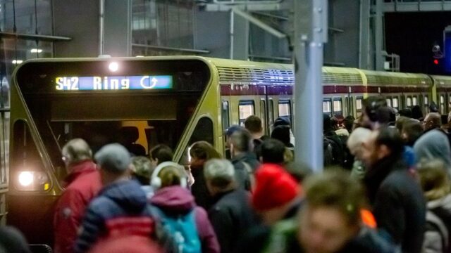 В Берлине из-за забастовки встал общественный транспорт