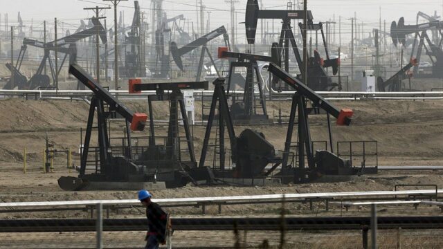 Путин заявил, что добычу нефти в мире надо сократить на 10 млн баррелей
