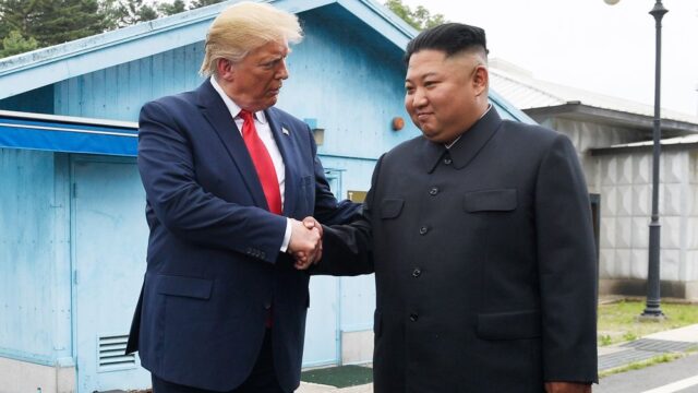 Трамп встретился с Ким Чен Ыном на границе между двумя Кореями