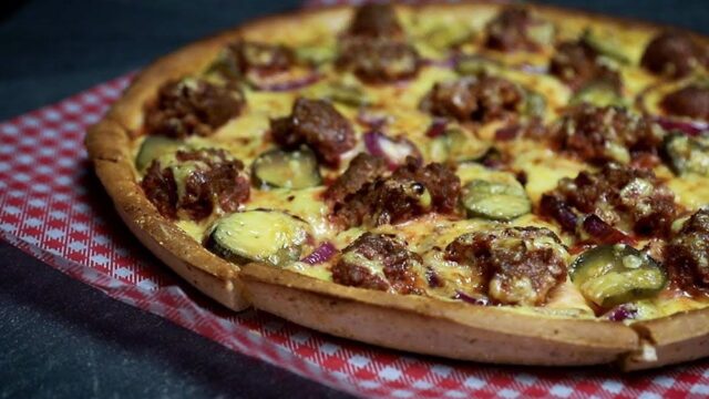 Сеть пиццерий в Новой Зеландии подавала растительное мясо под видом обычного, чтобы «начать диалог» с мясоедами