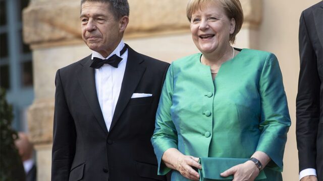 Немцы снимут сериал про жизнь «первого джентльмена» Германии — мужа Ангелы Меркель