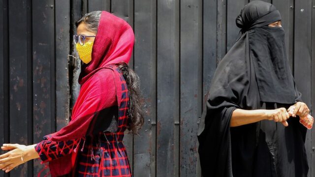 На Шри-Ланке запретят паранджу и закроют тысячу исламских школ