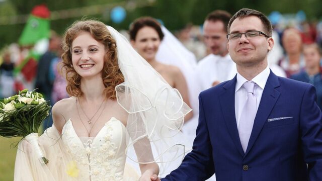 В Госдуму внесли закон, который разрешит россиянам самим выбирать дату свадьбы