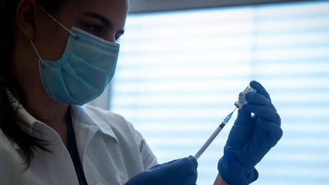 В Москве начали испытания вакцины «Спутник Лайт» на добровольцах
