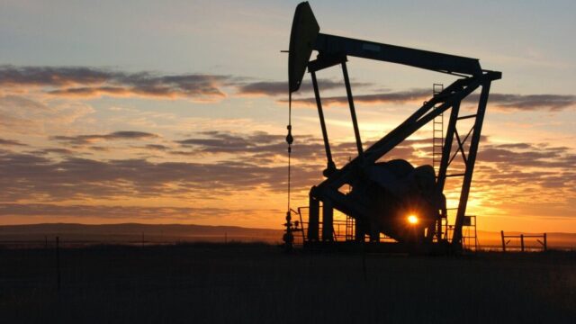 В США производитель сланцевой нефти Whiting Petroleum объявил о банкротстве