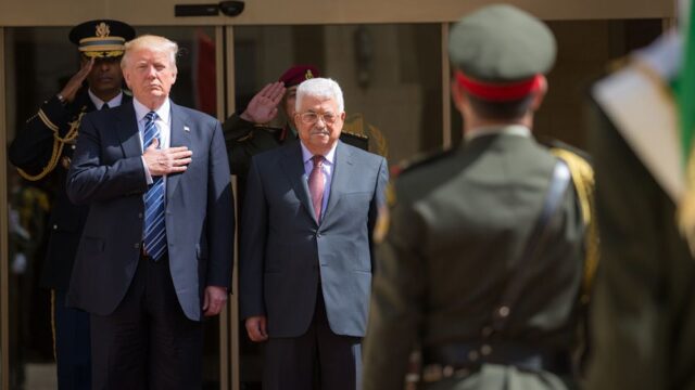 Трамп предупредил Аббаса, что хочет перенести посольство США в Иерусалим