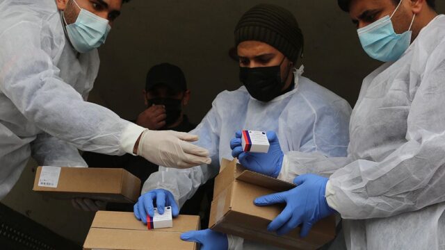 Израиль разрешил поставку вакцины «Спутник V» в сектор Газа