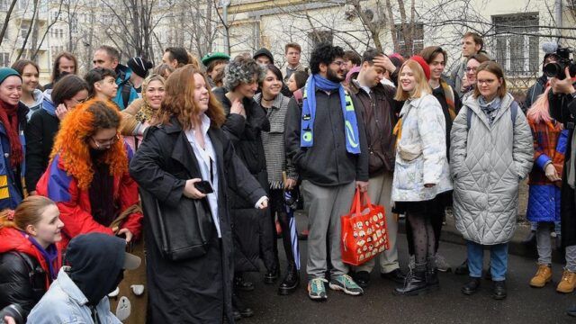 Суд приговорил экс-редакторов DOXA к двум годам исправительных работ