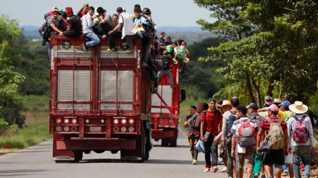 США начали укреплять границу Калифорнии с Мексикой к прибытию каравана мигрантов