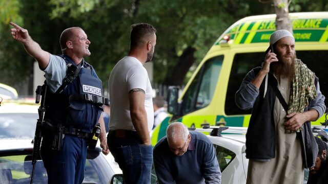В двух мечетях в Новой Зеландии произошла стрельба, десятки погибших