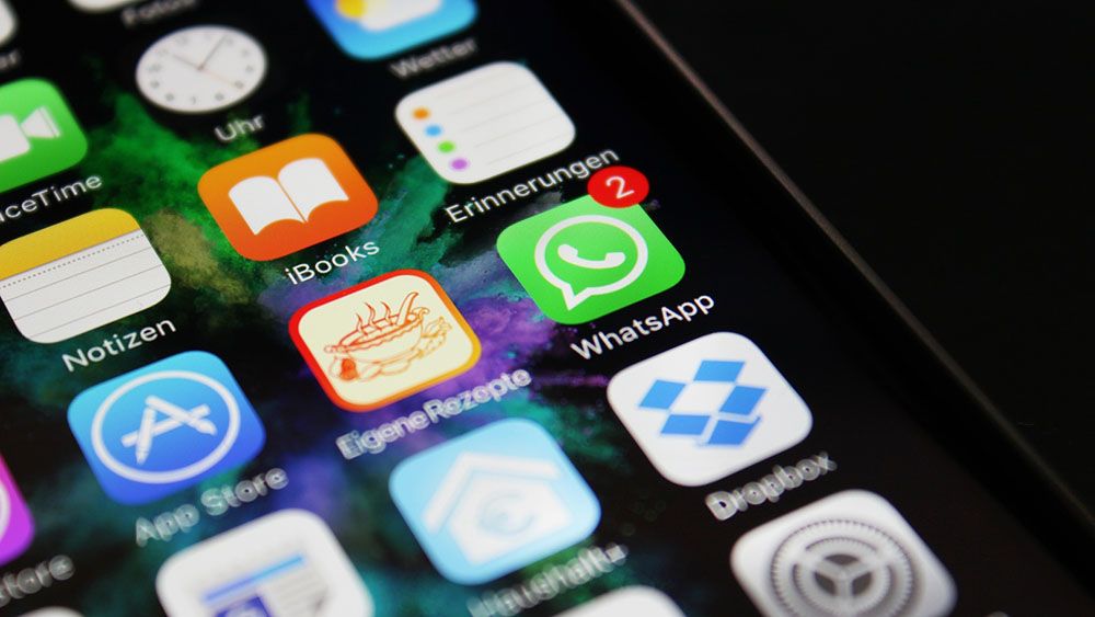 WhatsApp запретил пересылать одно и то же сообщение больше чем пяти пользователям