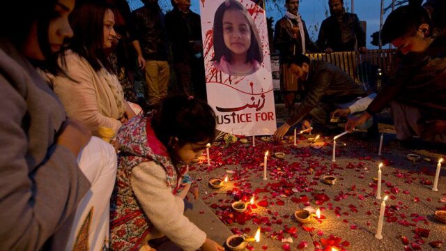 В Пакистане маньяка, который насиловал и убивал детей, приговорили к смертной казни