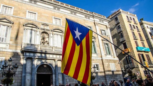 Прокуратура Испании попросила арестовать бывшее руководство Каталонии