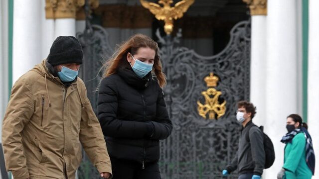 В России за сутки выявили больше 10 тысяч заражений коронавирусом