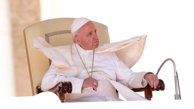 Ватикан запустил мобильное приложение для молитвы