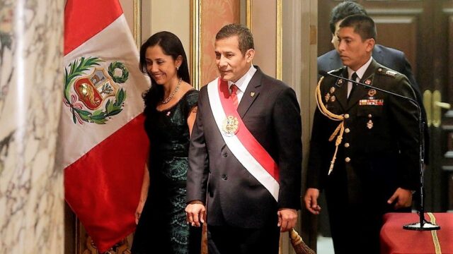 Суд в Перу освободил из-под ареста бывшего президента страны и его жену