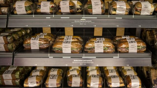 Член парламента Словении признался в краже сэндвича из магазина и подал в отставку