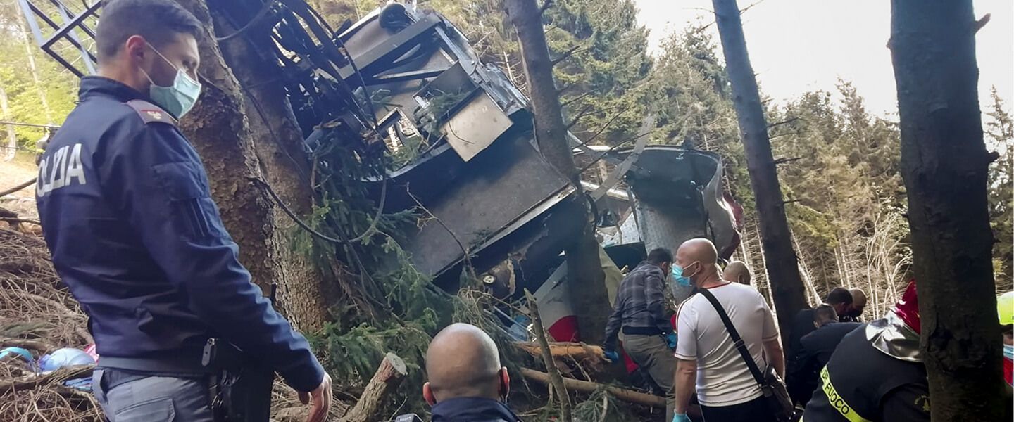 В Италии рухнула кабина фуникулера, есть погибшие