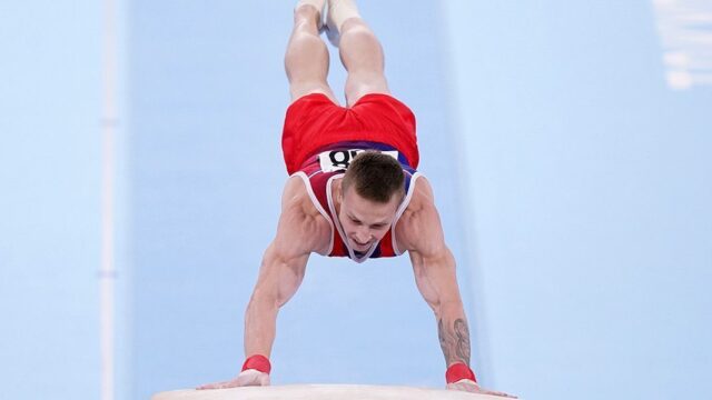 Россиянин Денис Аблязин завоевал олимпийское серебро в опорном прыжке