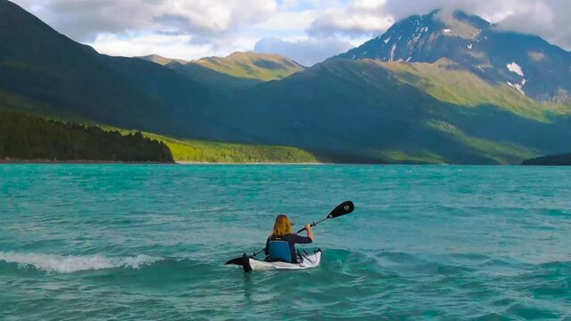 На RTVI выходит документальный фильм Лизы Горошниковой «Аляска. Восемь историй любви»