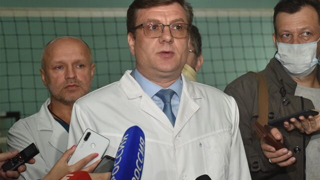 Главврач омской больницы, куда попал Навальный после отравления, стал главой местного Минздрава