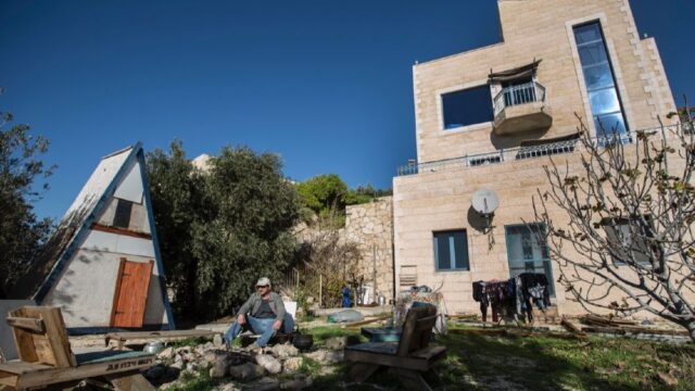 Airbnb снова начнет предлагать варианты размещения на Западном берегу реки Иордан