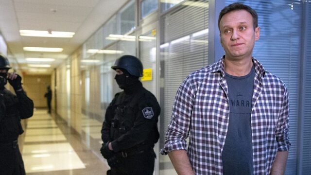 Приставы начали искать имущество Навального для взыскания долгов