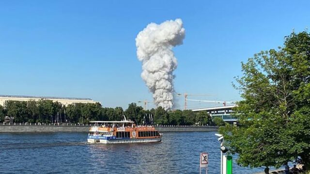 В центре Москвы раздались взрывы из-за пожара на складе пиротехники