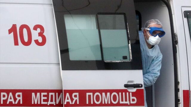 В Москве вводят пропуска для поездок на транспорте: хроника эпидемии в России за 11 апреля