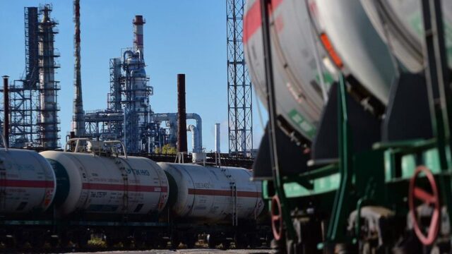 США ввели запрет на импорт нефти и газа из России