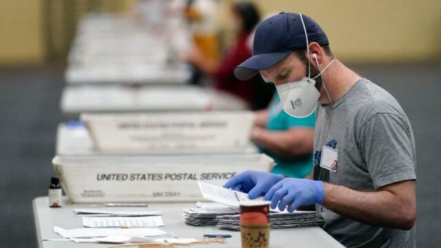 Суд в Пенсильвании запретил учитывать при подсчетах часть отправленных по почте бюллетеней