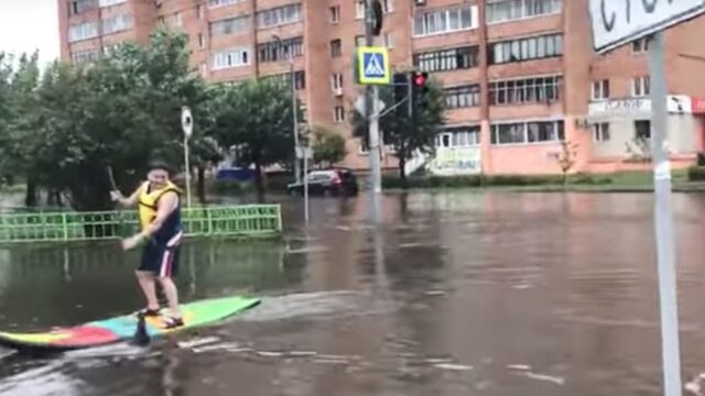 В Красноярске объявили чрезвычайное положение: город затопил многочасовой ливень